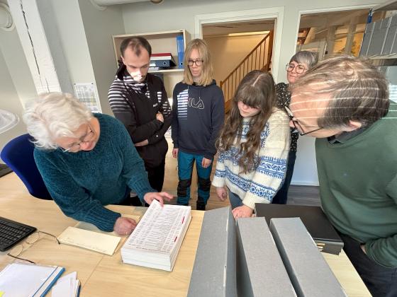 Førstekonsulent Kari Olsen, ved ordningsavdelinga, fortalde om prosessen med ordning og registrering. Foto: Piotr Cabaj, SEDAK/IKAMR